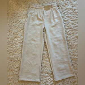 A&F Harper Tailored Premium Crepe
Ultra-Wide Leg Pant